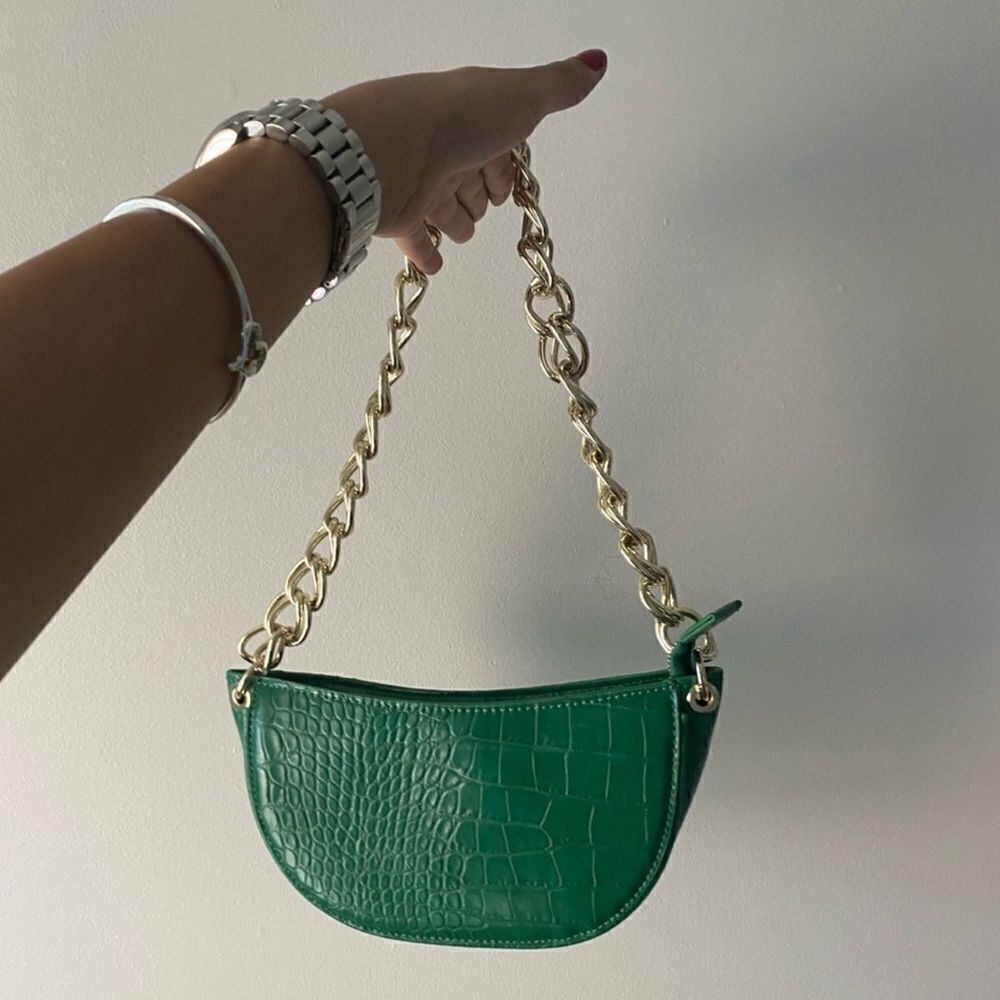 Green Faux Croc Leather Bag with Gold Link Strap